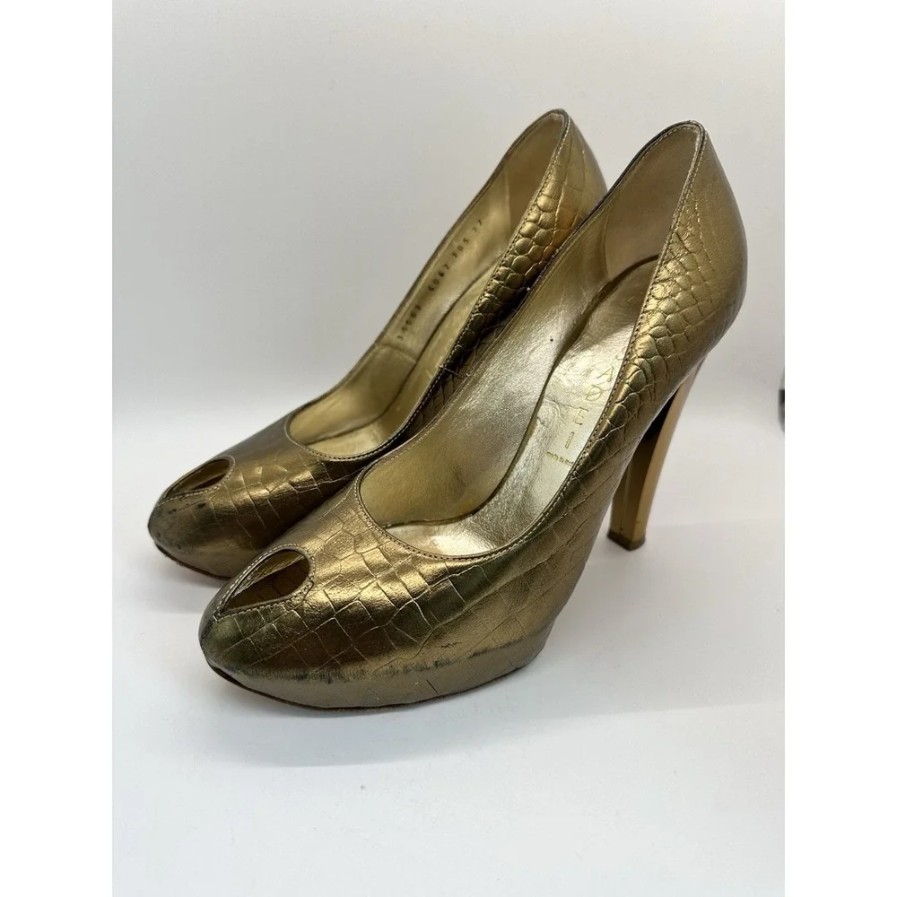 Casadei Made In Italy Croc Embossed Gold Leather Peep‎ toe Pumps 7